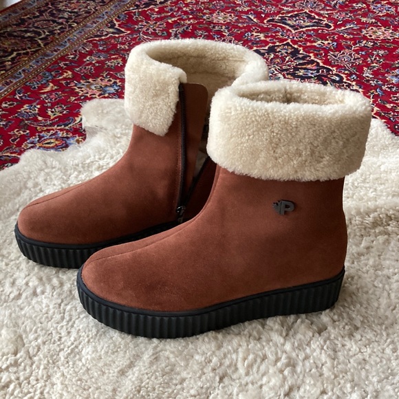 Pajar Shoes - Pajar platform, leather ankle boots. Genuine shearling. Made in Canada. Size 8